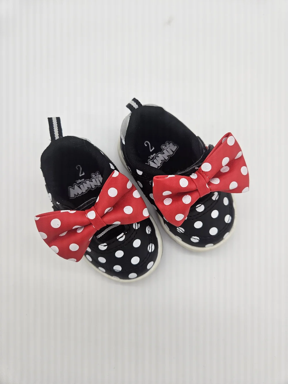 Disney Minnie Mouse Polka Dot Sneakers Girls Size 2 Red Bow